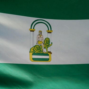 Hissada de la bandera d'Andalusia.