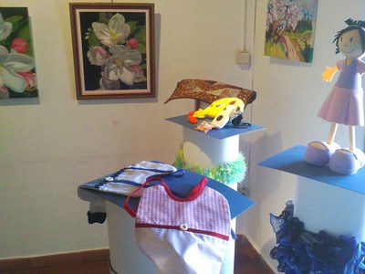 Exposició: Obres de les entitats "Per Nosaltres Mateixes" i "Dones Més Enllà de Casa".