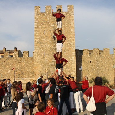 Fira d'Artesans 2013: Actuació dels Castellers de Santa Coloma i Torraires de Montblanc i els Castellers de Mollet.