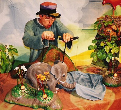 8a Mostra Internacional de Titelles: "Animalets", a càrrec de la Cia Galiot Teatre.
