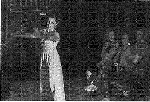 Cabaret Marinet "Esther Williams no quiere nadar más".