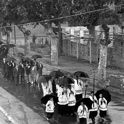 Dia de pluja intensa. Família Segret Bueno