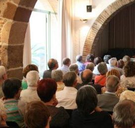 Conferència: "Crisi de les persones refugiades: estat actual i avenç de la campanya Món Local Refugi".