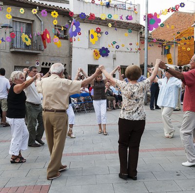 Fira d'Artesans 2016: Audició de sardanes, amb la Cobla "La Nova Vallès".