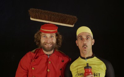 FESTA MAJOR 2021: Espectacle de circ "Absurd" Cia. Circ Vermut.