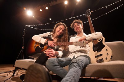 Actuació musical: "Nota de Pas" a càrrec d'Anna Puig i Joan Sebastià, compositors, cantants i instrumentistes.