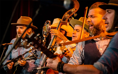 Actuacions de Red Wine, Joe Fields & The Al Ras House Band, The Bib-Ramblers. NewGrass Republic i Al Ras Bluegrass Kids.