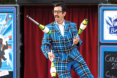 Espectacle "White Bottom" del Ramiro Vergaz.