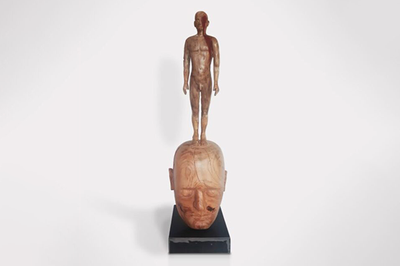 Escultura de Josep Tomàs.