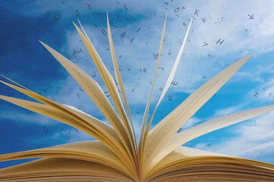 Llibre amb les fulles obertes.