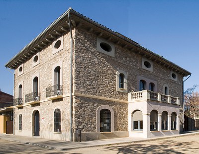 Presentació conjunta del poemari "Pensament de bat a bat" de l'autor Jaume Baigual i la novel·la  "Una nit a l'Hostal Bonavida" de l'escriptora Mercè Jorba.