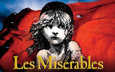 Representació del musical "Els Miserables" a càrrec dels alumnes de l'Institut Aiguaviva i La Tramolla.