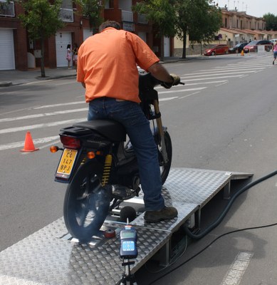 ITV mòbil per a ciclomotors a Mollet.