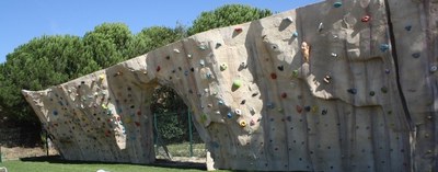 Mollet estrena dissabte el nou equipament d'escalada en bloc.