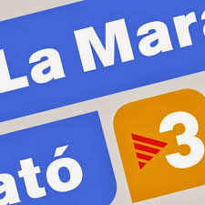 A dalt, participants a "Camina per Marató". A baix, els cuiners del col·lectiu Cuina VO