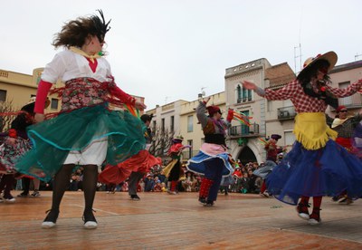 Vine a rebre el Carnestoltes i aprèn el Ball del Barraló!.