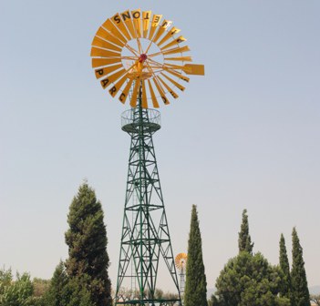 Molí de vent al parc dels Pinetons 