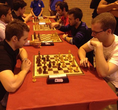 L'equip campió amb el trofeu