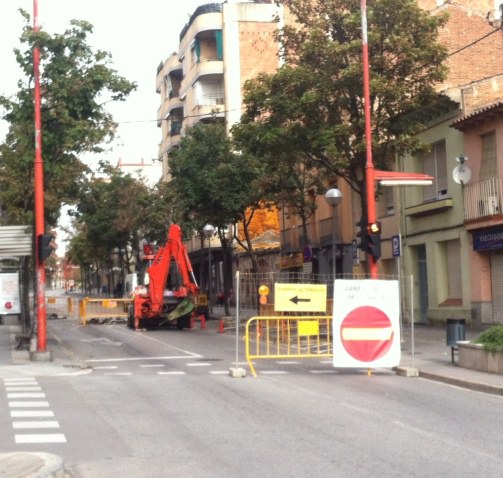 Trànsit tallat a l'alçada del c. Batlle Tura