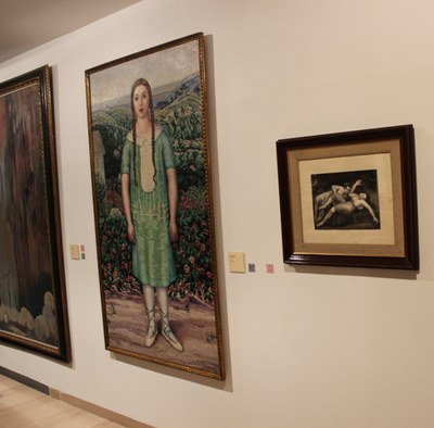 Foto de grup amb els comissaris i els joves que han fet possible el projecte