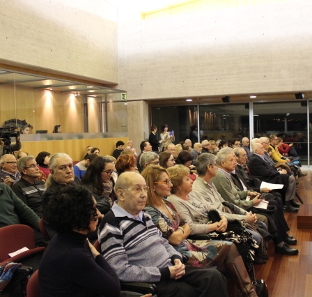 El Ple va aplegar un nombrós públic format per bona part dels distingits