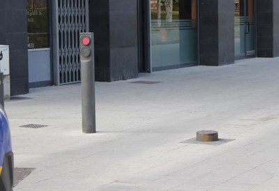 L'Ajuntament fa una prova pilot per fer ús de les pilones des del mòbil.