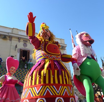 Cercavila del pregó de la Festa Major, amb la participació dels gegants