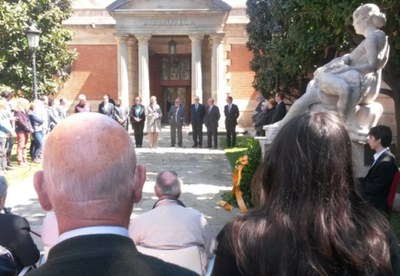 Mollet present a l'acte d'homenatge dels republicans assassinats durant la dictadura de Franco.