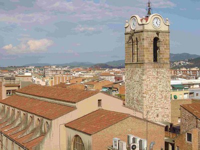 L'Ajuntament de Mollet cedeix un espai a Càritas perquè pugui dur a terme el Projecte Botiga Solidària.