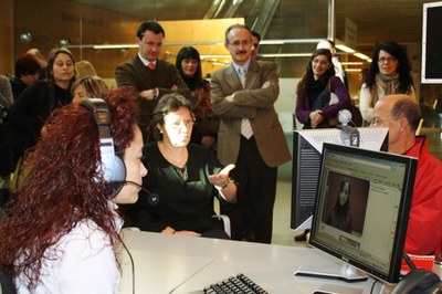 L'Ajuntament, pioner en l'atenció a persones sordes.
