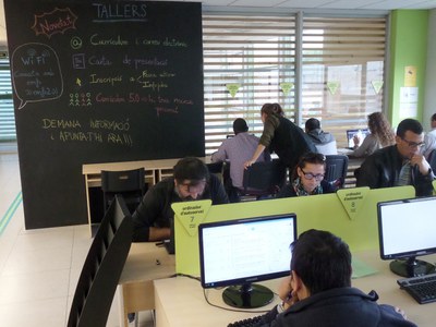 L'Ajuntament de Mollet amplia els seus recursos per ajudar a la recerca de feina .