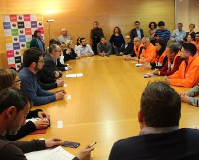 L'alcalde de Mollet, Josep Monràs i els alcaldes del Baix Vallès tanquen files amb els treballadors de Bacardí.