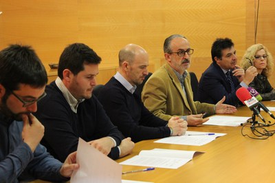 Els alcaldes del Baix Vallès acorden cooperar per millorar la prestació de serveis .
