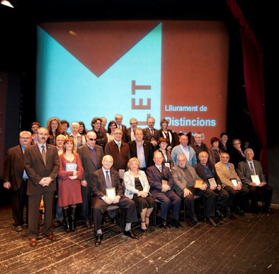 Les persones distingides amb l'alcalde i els portaveus municipals
