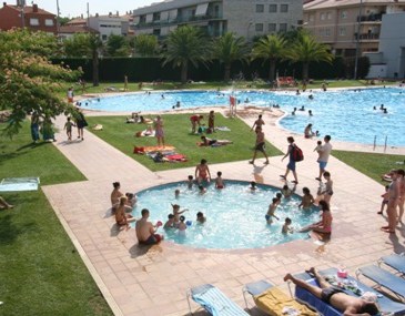 Piscina d'estiu a Ca n'Arimon .