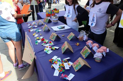 Els escolars de Mollet celebren la Cinquena Fira de Cooperatives Escolars .