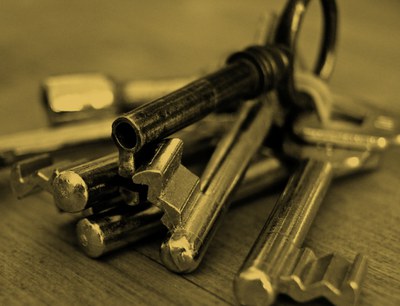 L'Ajuntament obre expedients sancionadors a entitats bancàries per pisos buits  .