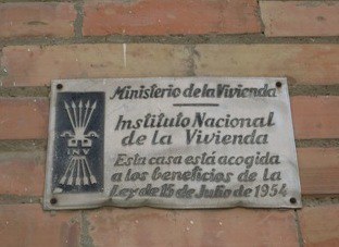 L'Ajuntament retirarà les 7 plaques franquistes que encara hi ha a la ciutat.