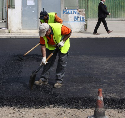 Baixa l'atur a Mollet.