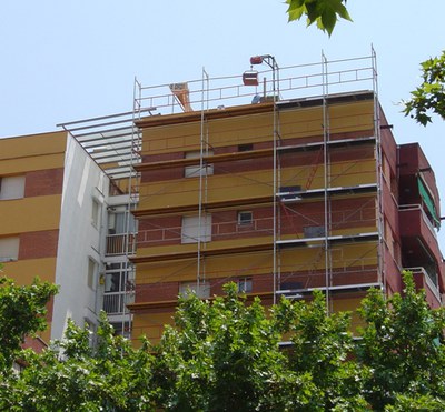 Obres per instal·lar un ascensor