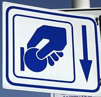 Places de zona blava davant l'Hospital