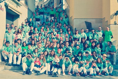 Mollet ret homenatge als seus Castellers  .