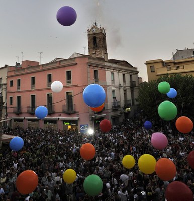 La plaça s'omple cada any per escoltar el pregó (foto:2009)