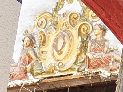 L’enderroc de l’edifici municipal contigu a El Tabaran posa al descobert elements històrics .