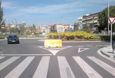 Treballs puntuals d'arranjament a l'entorn del parc de les Pruneres.