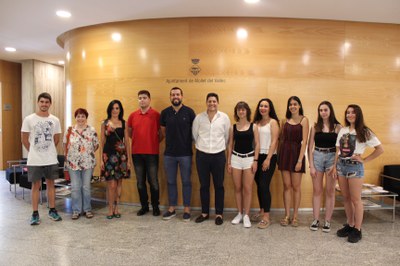 L’Ajuntament reconeix l’esforç de 10 alumnes brillants de Mollet.