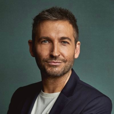 Frank Blanco dona els més de 15.000 euros guanyats al programa “El Cazador” al Banc dels Aliments de Mollet .