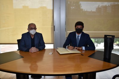 La Unió de Federacions Esportives de Catalunya aposta perquè Mollet sigui pionera en el programa d’instal·lació de càmeres als equipaments esportius que permetrà seguir les competicions en streaming  .