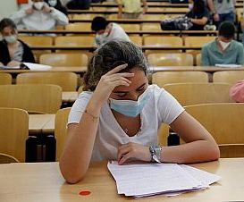 L’Ajuntament reconeix l’esforç de 9 alumnes brillants de Mollet .