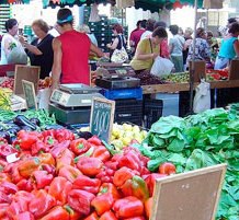 El mercat setmanal recupera la seva ubicació .